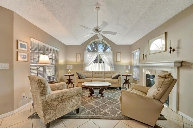 1222 GOLFVIEW WOODS DRIVE 1222, Sun City Center, FL 33573