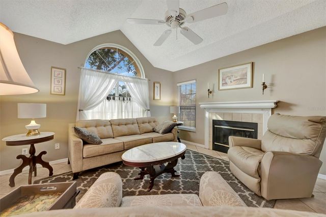 1222 GOLFVIEW WOODS DRIVE 1222, Sun City Center, FL 33573