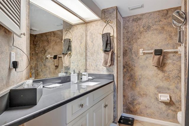 1222 GOLFVIEW WOODS DRIVE 1222, Sun City Center, FL 33573