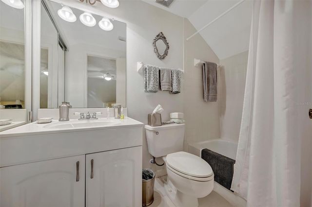 1222 GOLFVIEW WOODS DRIVE 1222, Sun City Center, FL 33573