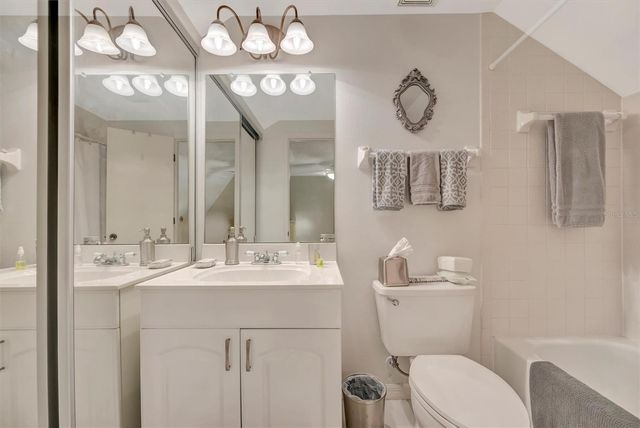 1222 GOLFVIEW WOODS DRIVE 1222, Sun City Center, FL 33573