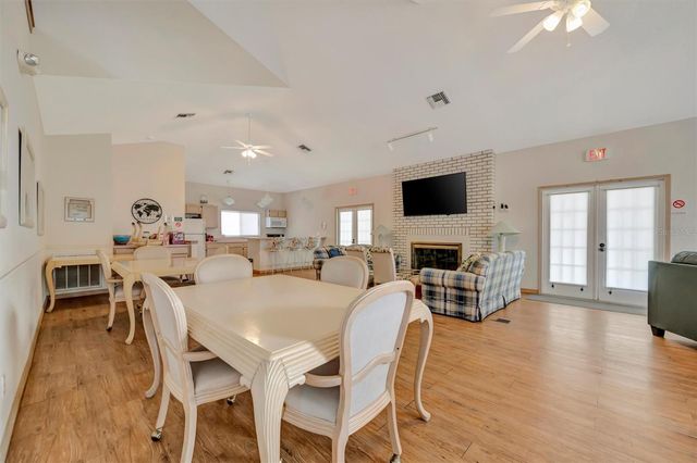 1222 GOLFVIEW WOODS DRIVE 1222, Sun City Center, FL 33573