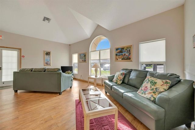 1222 GOLFVIEW WOODS DRIVE 1222, Sun City Center, FL 33573