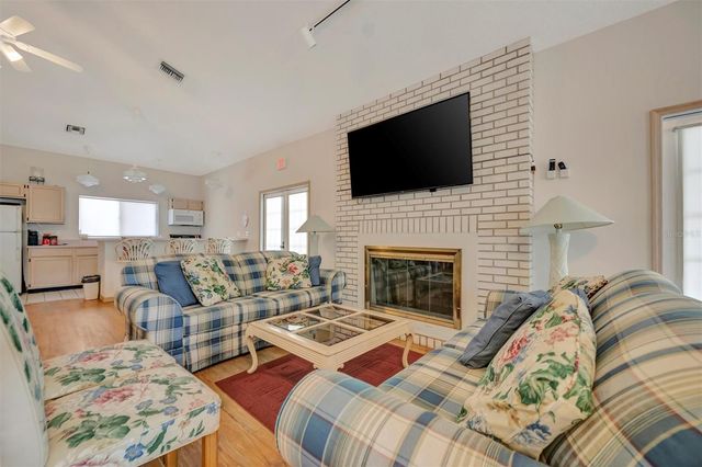 1222 GOLFVIEW WOODS DRIVE 1222, Sun City Center, FL 33573