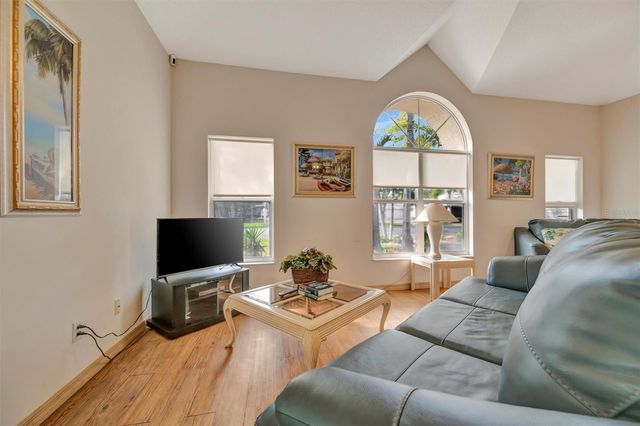 1222 GOLFVIEW WOODS DRIVE 1222, Sun City Center, FL 33573