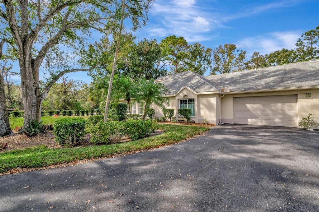 1222 GOLFVIEW WOODS DRIVE 1222, Sun City Center, FL 33573