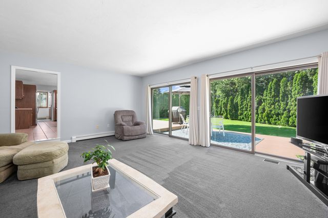 1 Homestead Rd Extension, Sagamore Beach, MA 02562