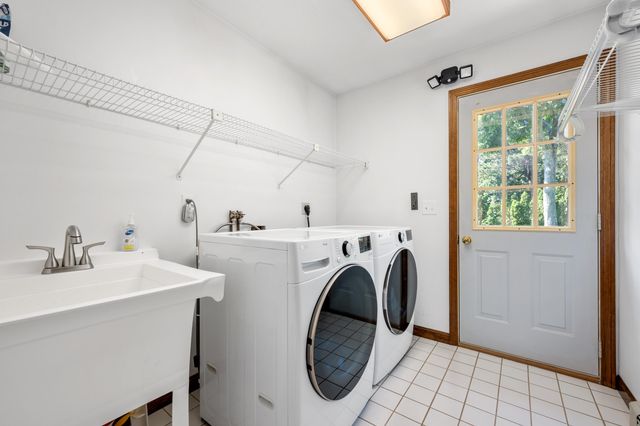 1 Homestead Rd Extension, Sagamore Beach, MA 02562