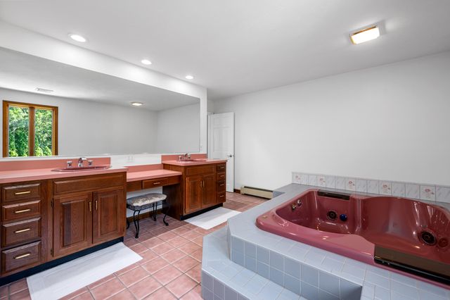 1 Homestead Rd Extension, Sagamore Beach, MA 02562