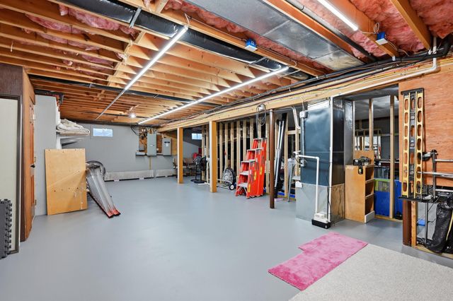 1 Homestead Rd Extension, Sagamore Beach, MA 02562