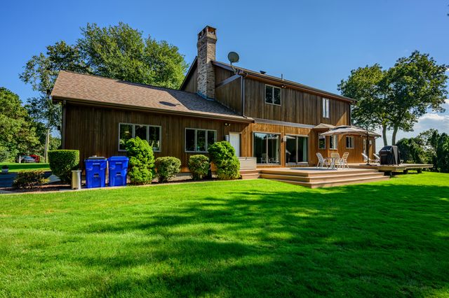 1 Homestead Rd Extension, Sagamore Beach, MA 02562