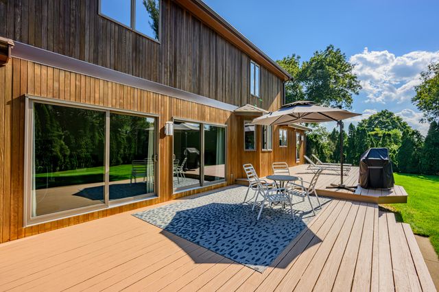 1 Homestead Rd Extension, Sagamore Beach, MA 02562