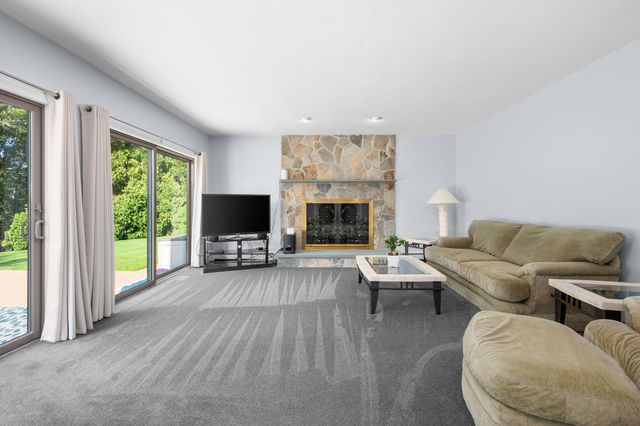 1 Homestead Rd Extension, Sagamore Beach, MA 02562
