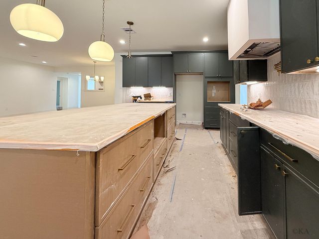 10519 Brinwood Drive, Houston, TX 77043