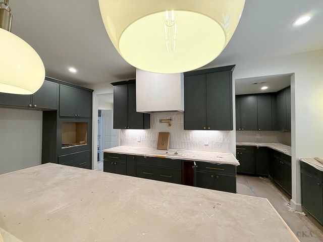 10519 Brinwood Drive, Houston, TX 77043