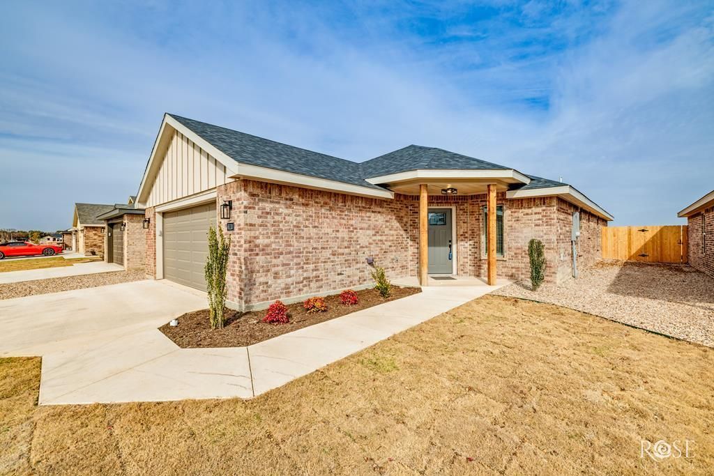 Image 2 of property listing at 3130 Forest Hill Dr, San Angelo, TX 76904