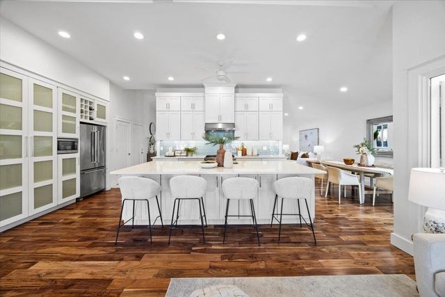 640 N San Antonio Road, Los Altos, CA 94022
