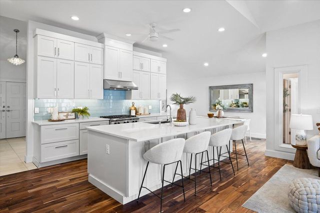 640 N San Antonio Road, Los Altos, CA 94022