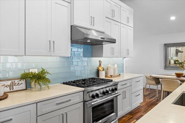 640 N San Antonio Road, Los Altos, CA 94022