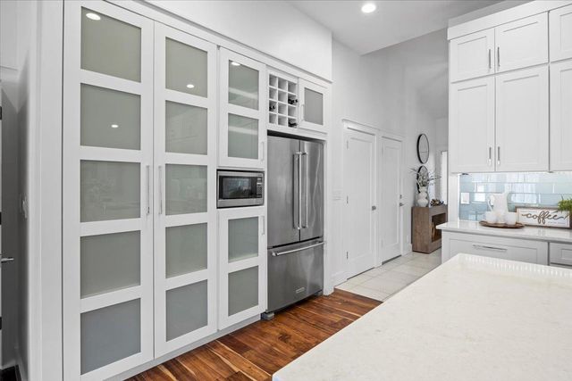 640 N San Antonio Road, Los Altos, CA 94022