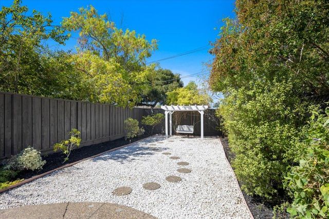 640 N San Antonio Road, Los Altos, CA 94022