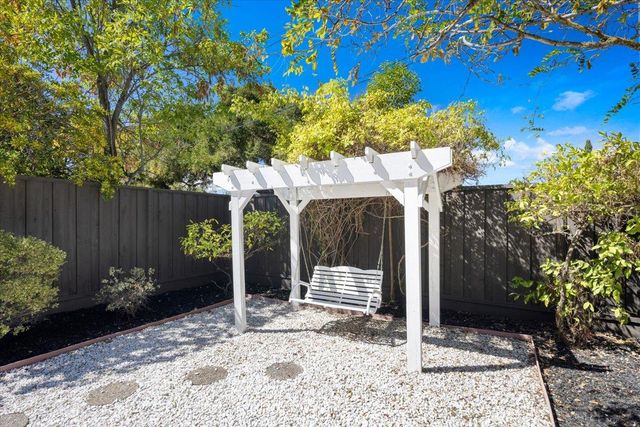 640 N San Antonio Road, Los Altos, CA 94022