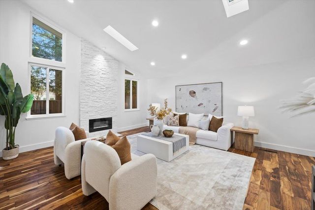 640 N San Antonio Road, Los Altos, CA 94022
