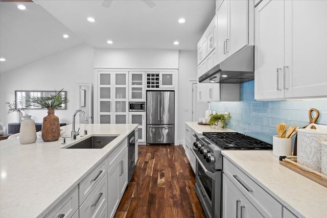 640 N San Antonio Road, Los Altos, CA 94022
