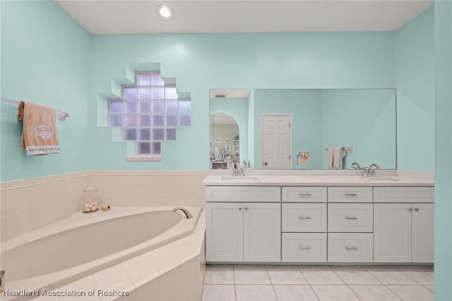 603 SUNSET POINTE Drive, Lake Placid, FL 33852