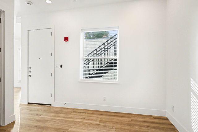 2217 N Fitzhugh Avenue 201, Dallas, TX 75204