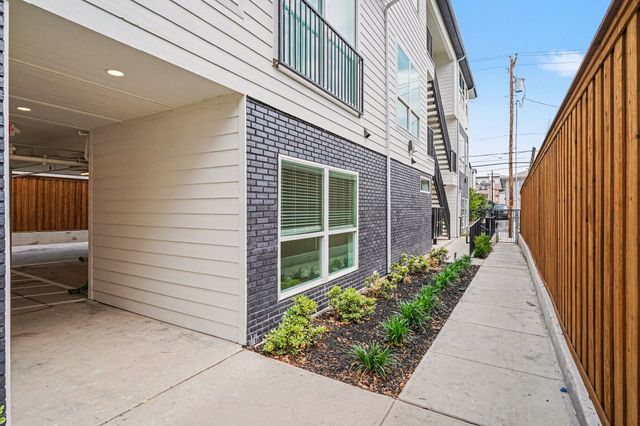 2217 N Fitzhugh Avenue 201, Dallas, TX 75204