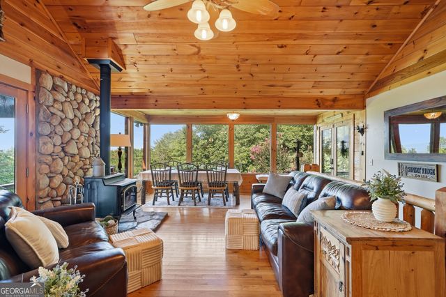 24 Oak Ledge Road, Morganton, GA 30560