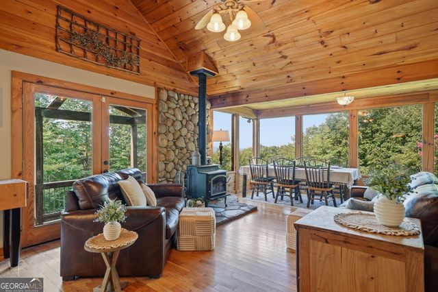 24 Oak Ledge Road, Morganton, GA 30560