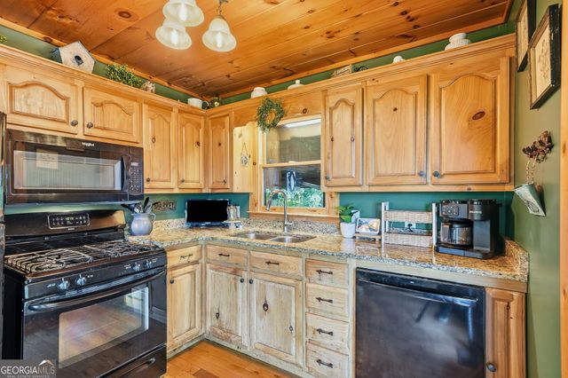 24 Oak Ledge Road, Morganton, GA 30560