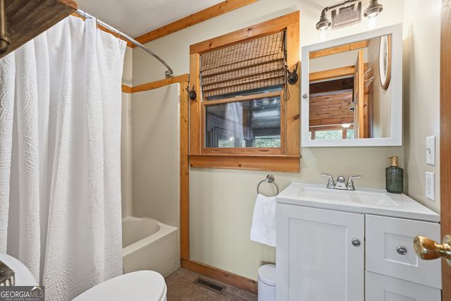 24 Oak Ledge Road, Morganton, GA 30560