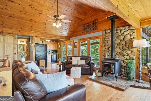 24 Oak Ledge Road, Morganton, GA 30560