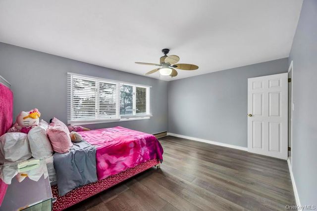 119 Scooter Lane, Hicksville, NY 11801