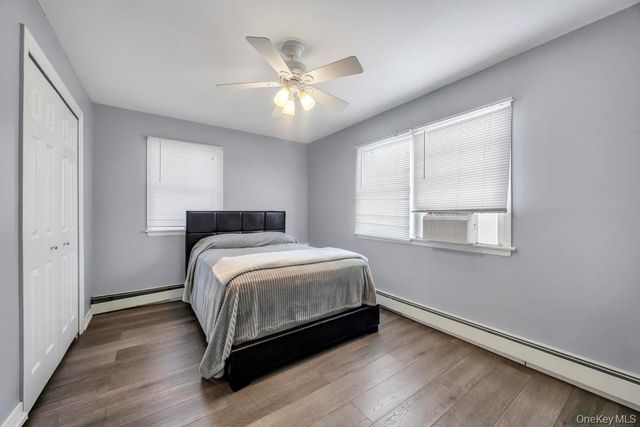 119 Scooter Lane, Hicksville, NY 11801