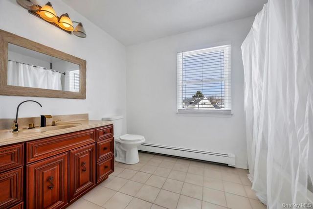 119 Scooter Lane, Hicksville, NY 11801