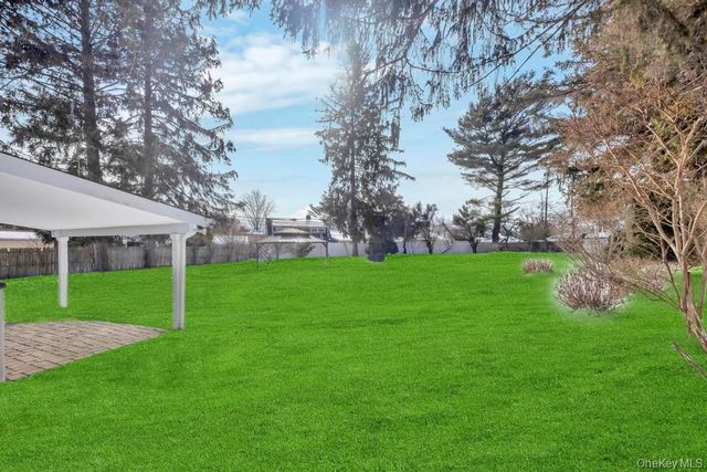 119 Scooter Lane, Hicksville, NY 11801