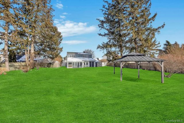 119 Scooter Lane, Hicksville, NY 11801