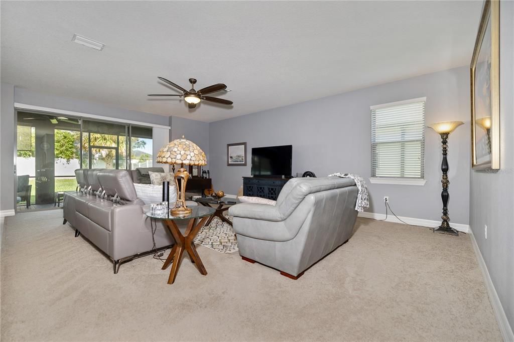 Image 12 of property listing at 1521 BANNER ELK STREET, Valrico, FL 33594