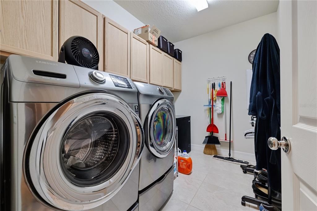 Image 28 of property listing at 1521 BANNER ELK STREET, Valrico, FL 33594