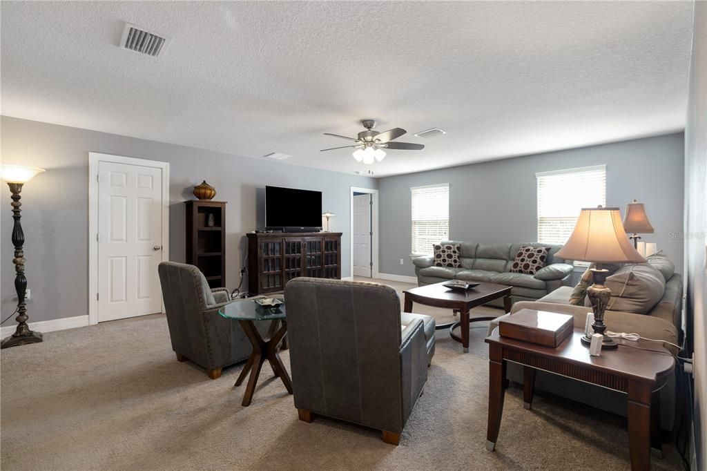 Image 32 of property listing at 1521 BANNER ELK STREET, Valrico, FL 33594
