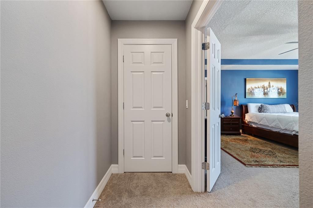 Image 35 of property listing at 1521 BANNER ELK STREET, Valrico, FL 33594