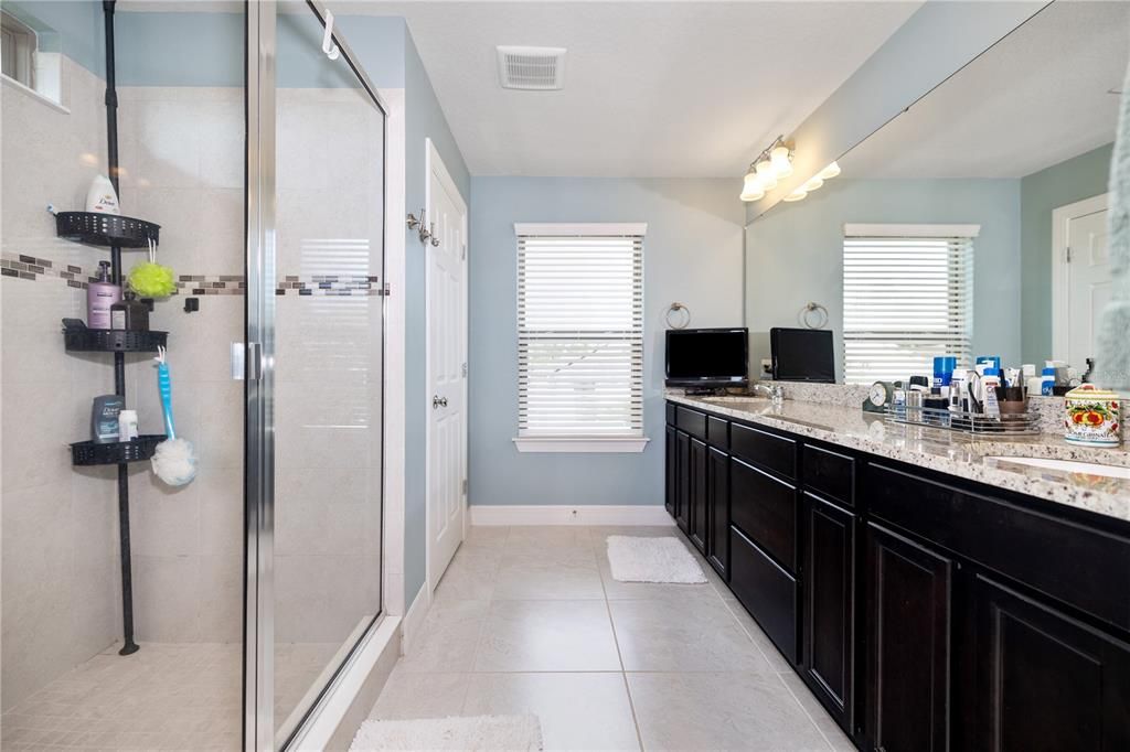 Image 41 of property listing at 1521 BANNER ELK STREET, Valrico, FL 33594