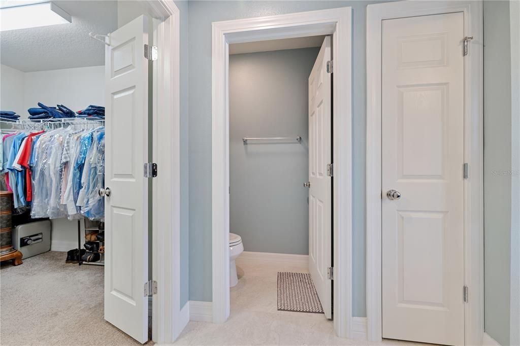 Image 42 of property listing at 1521 BANNER ELK STREET, Valrico, FL 33594