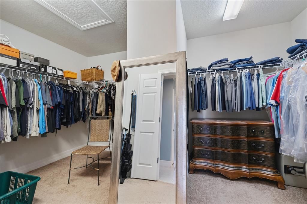 Image 43 of property listing at 1521 BANNER ELK STREET, Valrico, FL 33594