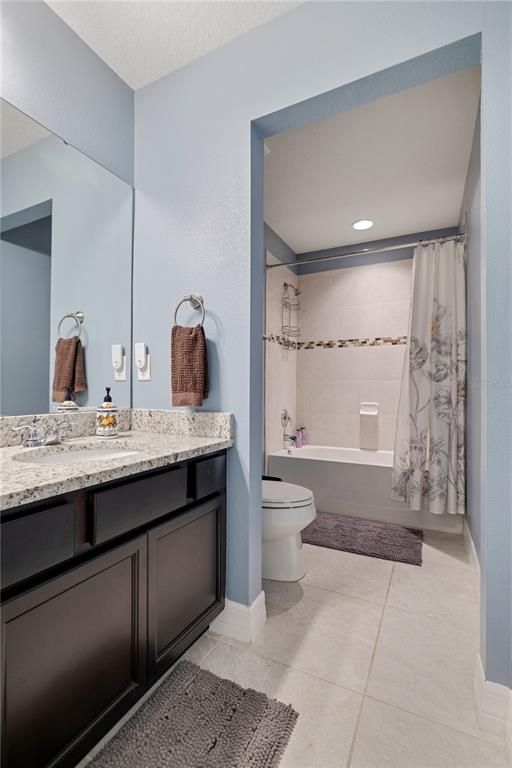 Image 51 of property listing at 1521 BANNER ELK STREET, Valrico, FL 33594