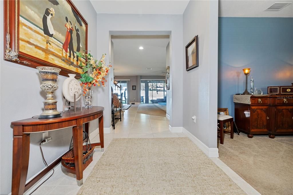 Image 6 of property listing at 1521 BANNER ELK STREET, Valrico, FL 33594